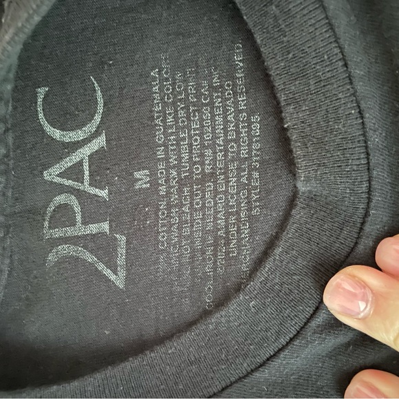 Official west side rap y2k Black T-Shirt with Tupac Graphic band GUC men’s m - Picture 4 of 4